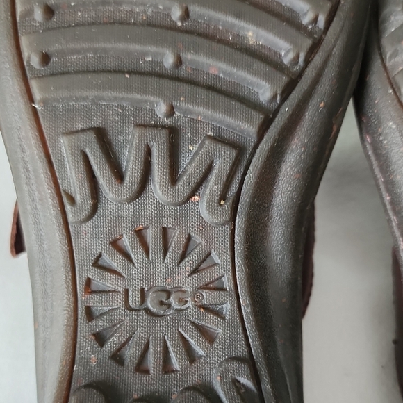 UGG Women's Brown Leather Slip-On - Picture 12 of 13